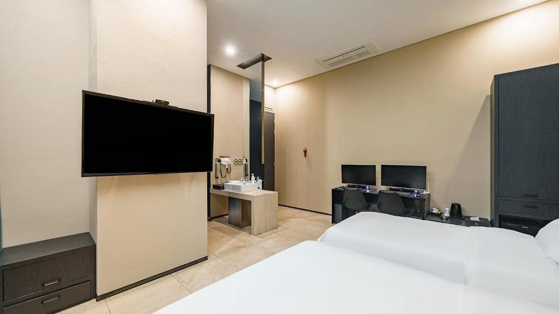 Starhills Hotel Seoul 0*,